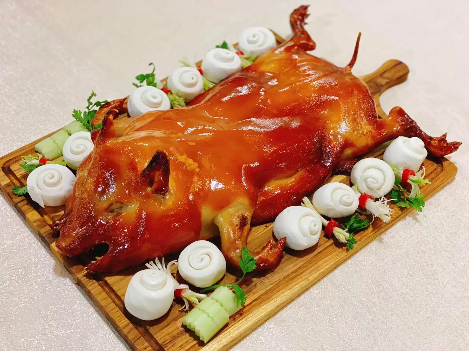 Lò Heo Quay VIFOOD Tại Quận 1 – Uy Tín, Chất Lượng, Giao Hàng Tận Nơi